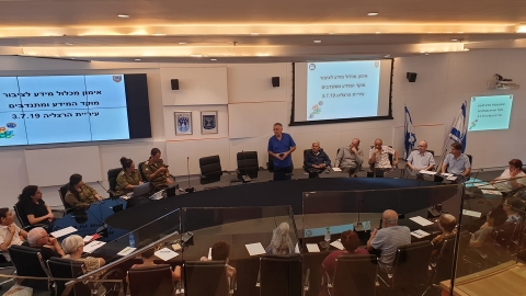 ראש העירייה הגיע לברך באהבה את מתנדבי המוקד העירוני שבאו ללמוד איתנו
